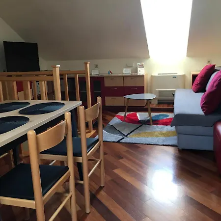 Red Keep Apartment